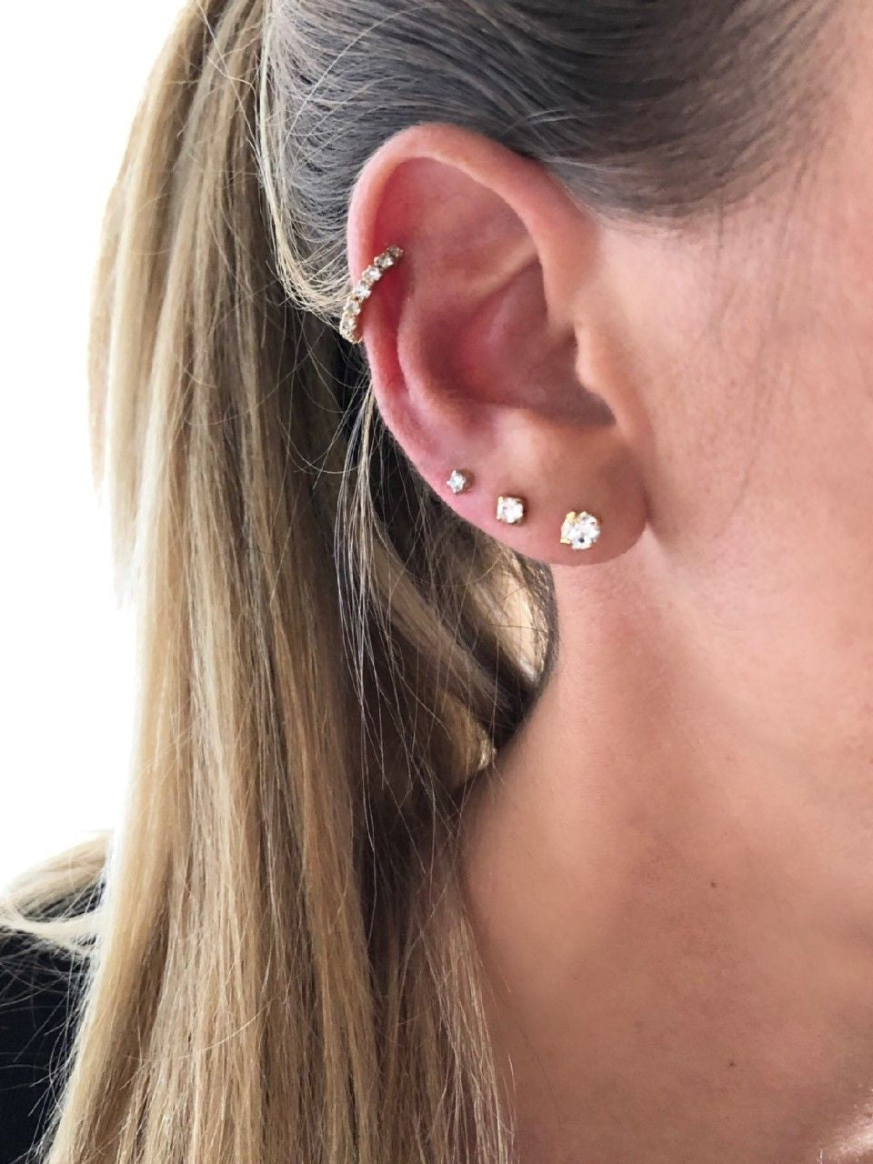 Orecchini Oro Giallo 333 (8kt) Con Zirconia Champagne 4mm, Chiusura A Farfalla, NKlaus
